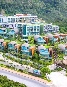 Crest Resort & Pool Villas