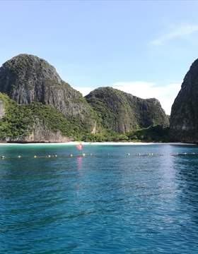 خليج مايا Maya Bay